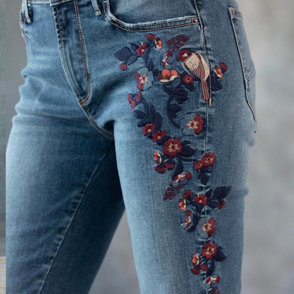 Driftwood embroidered Kelly “Songbird”jeans. New with tags. - Picture 1 of 10